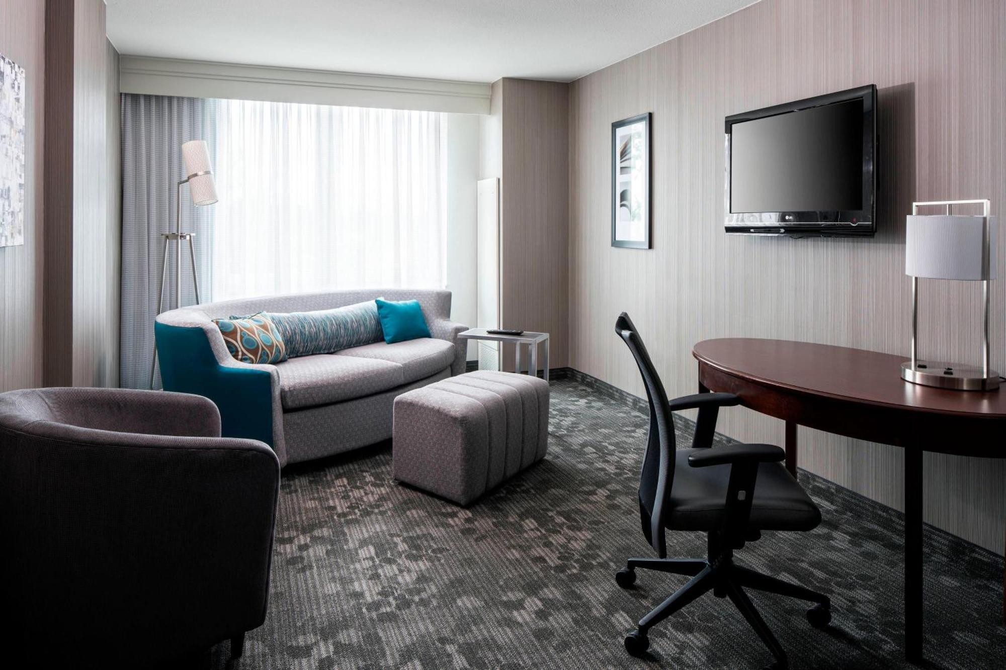 Courtyard By Marriott Seattle Federal Way Hotel Екстериор снимка