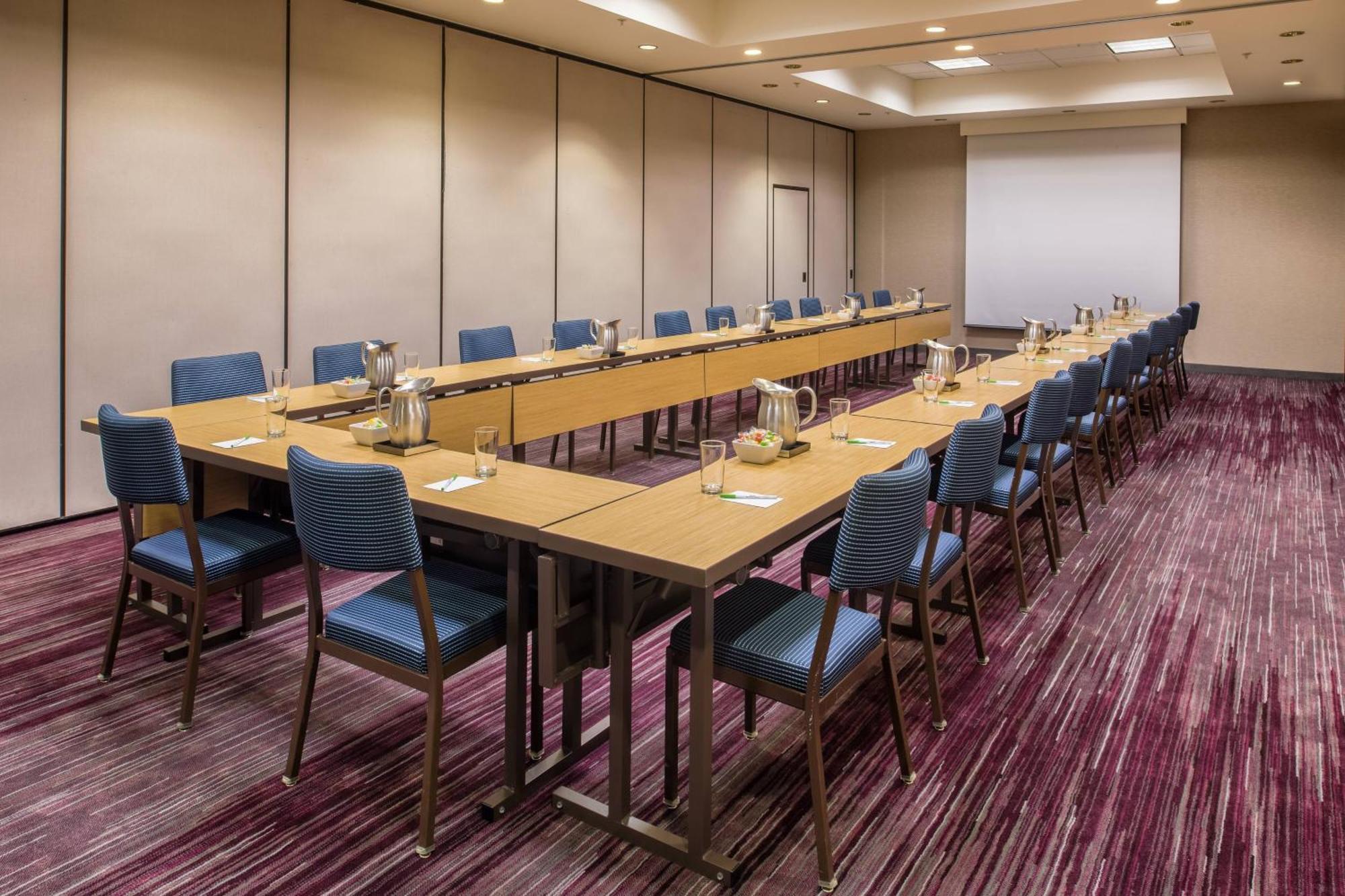 Courtyard By Marriott Seattle Federal Way Hotel Екстериор снимка