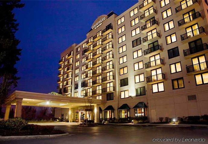 Courtyard By Marriott Seattle Federal Way Hotel Екстериор снимка