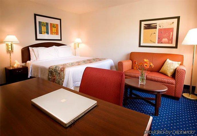 Courtyard By Marriott Seattle Federal Way Hotel Екстериор снимка