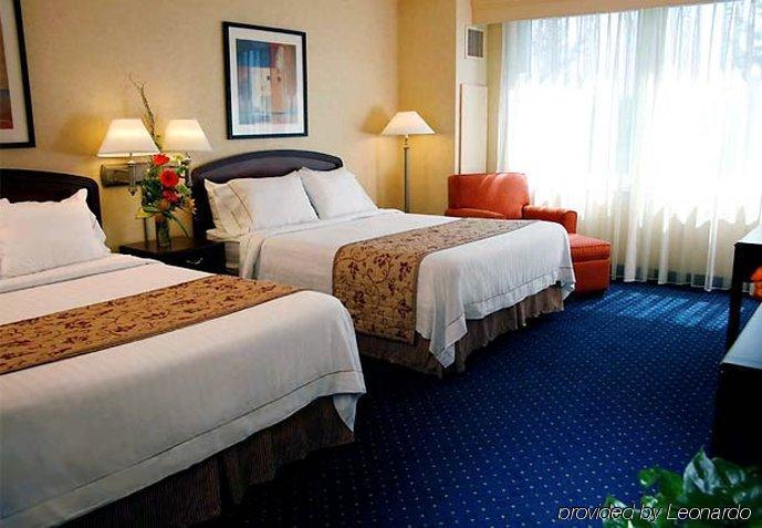 Courtyard By Marriott Seattle Federal Way Hotel Екстериор снимка