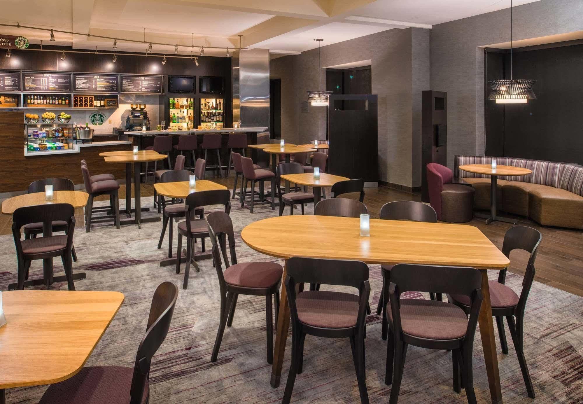 Courtyard By Marriott Seattle Federal Way Hotel Екстериор снимка