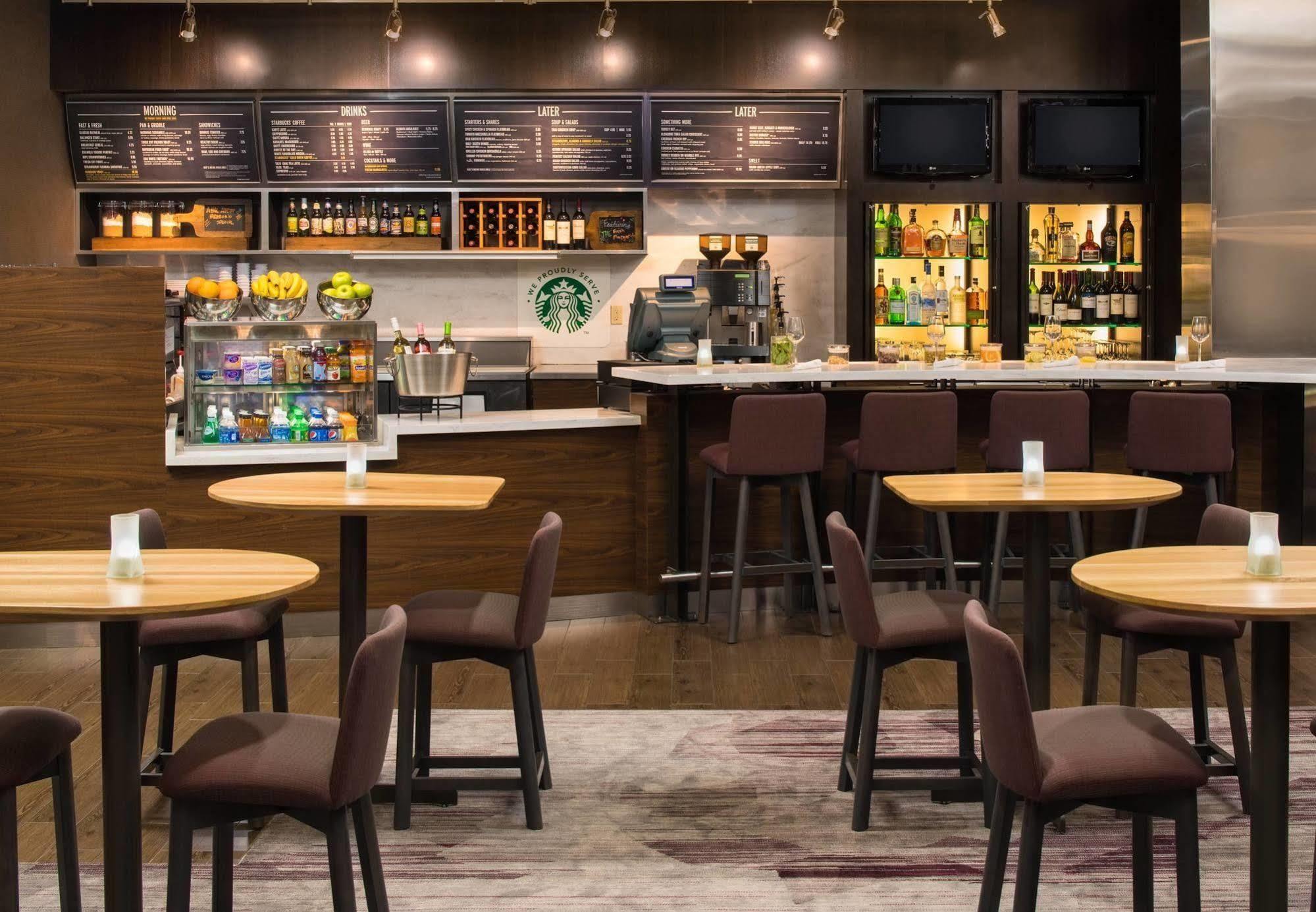 Courtyard By Marriott Seattle Federal Way Hotel Екстериор снимка
