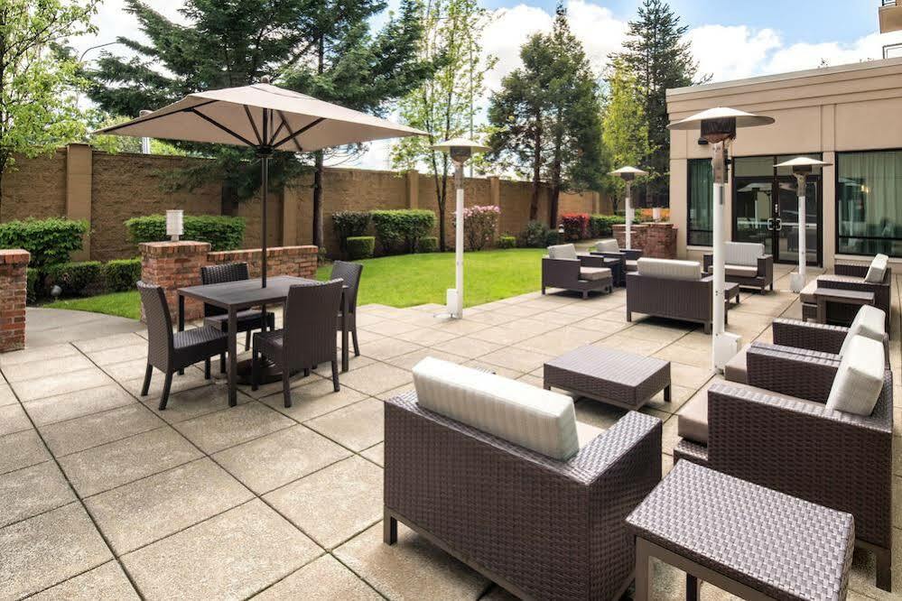 Courtyard By Marriott Seattle Federal Way Hotel Екстериор снимка